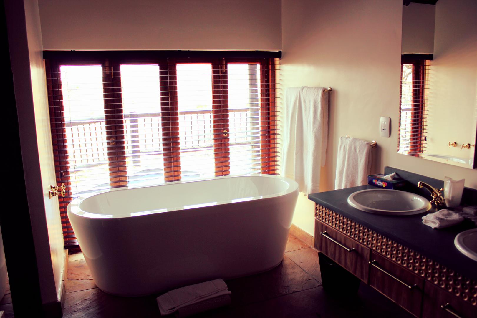 Tshukudu Bush Lodge - Pilanesburg Game Reserve - South Africa 2 Tshukudu Bush Lodge Pilanesberg Game Reserve 6
