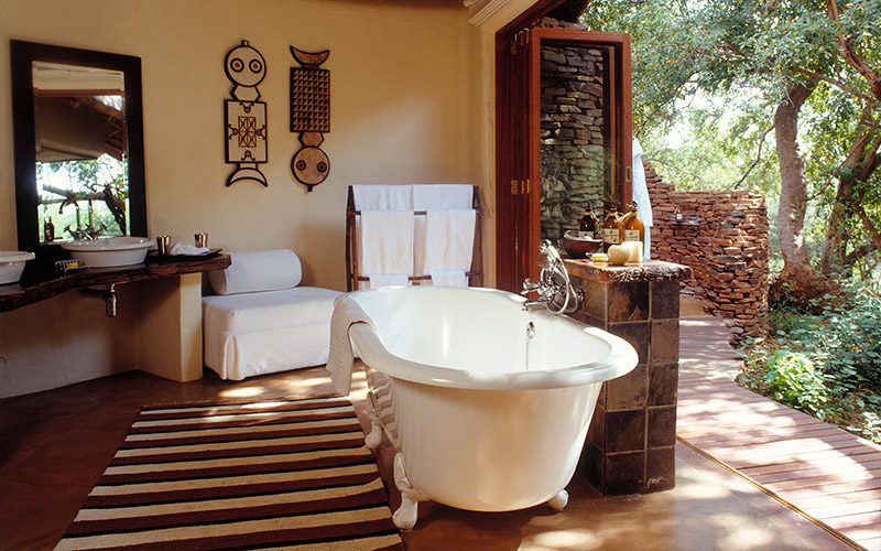 Makanyane Safari lodge - Madikwe Game Reserve - Sabi Sands Lodges Reservations - Malaria Free Safari 46 MAKANYANE BATH