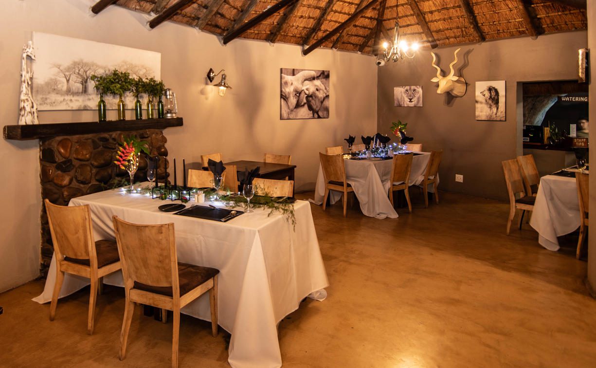 5 Day Kruger Park Vintage Safari- Sabi Sands Lodges Reservation 62 Thornhill Safari Lodge dining area