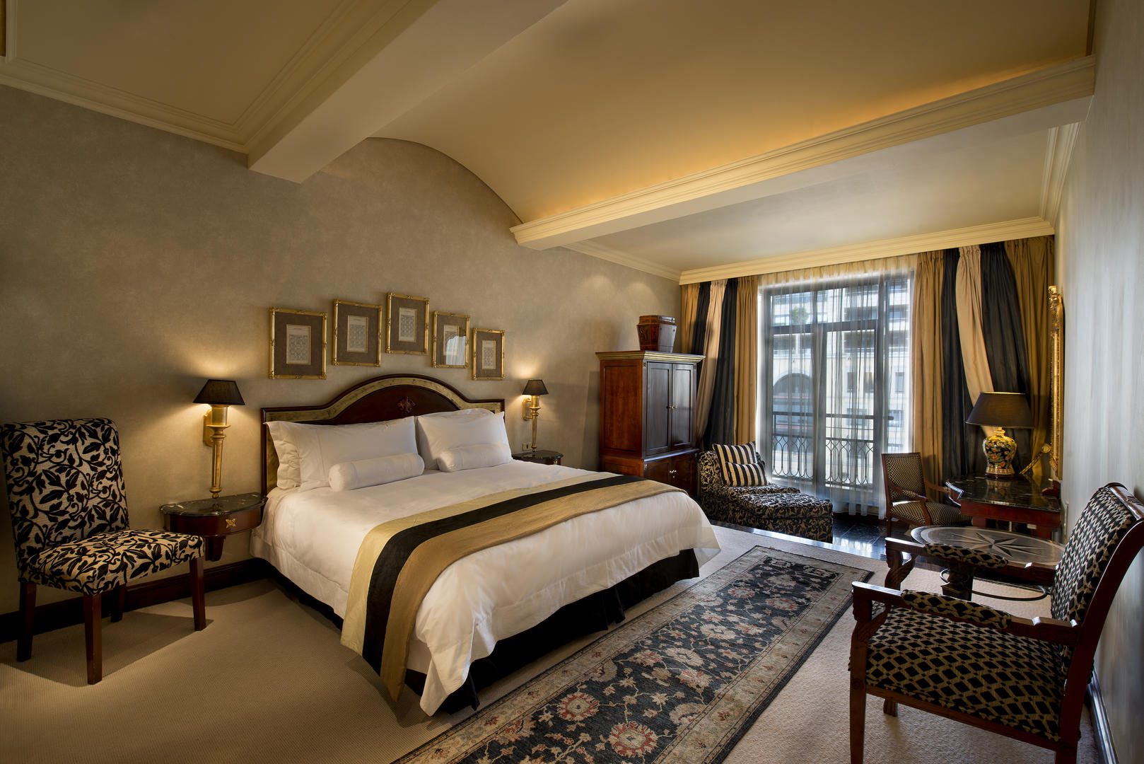 16 Day Southern Africa - The perfect holiday for couples & families 77 The Michelangelo Presidential Bedroom