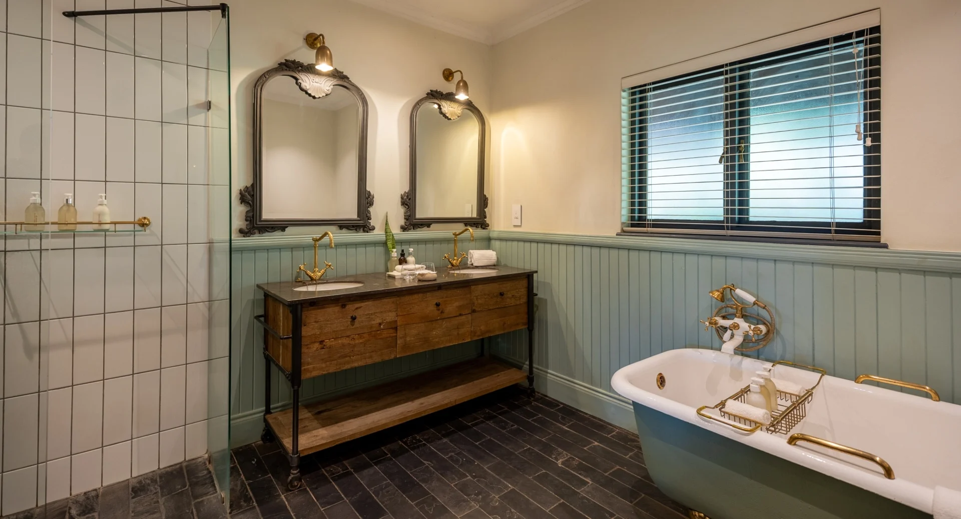 16 Day Southern Africa - The perfect holiday for couples & families 237 anantara stanleylivingstonevictoriafallshotelbathroom1920x1037