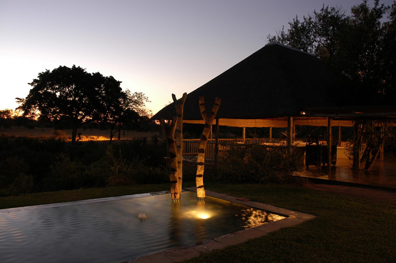 Sabi Sabi Bush Lodge - Sabi Sands Lodges Reservations - Sabi Sands Game Reserve 42 Bush Lodge View at night