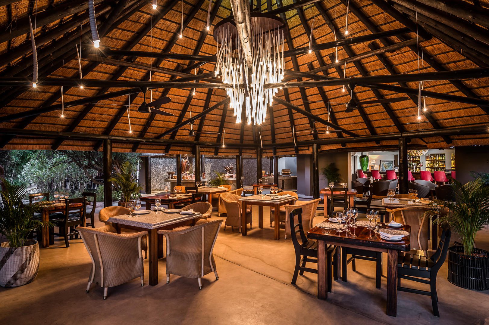 Sabi Sabi Bush Lodge - Sabi Sands Lodges Reservations - Sabi Sands Game Reserve 43 Dining area