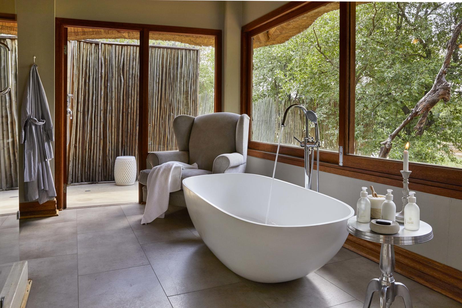 Lion Sands Narina Lodge - Sabi Sands Game Reserve - Kruger National Park 11 Lion Sands Narina Lodge Suite Bathroom