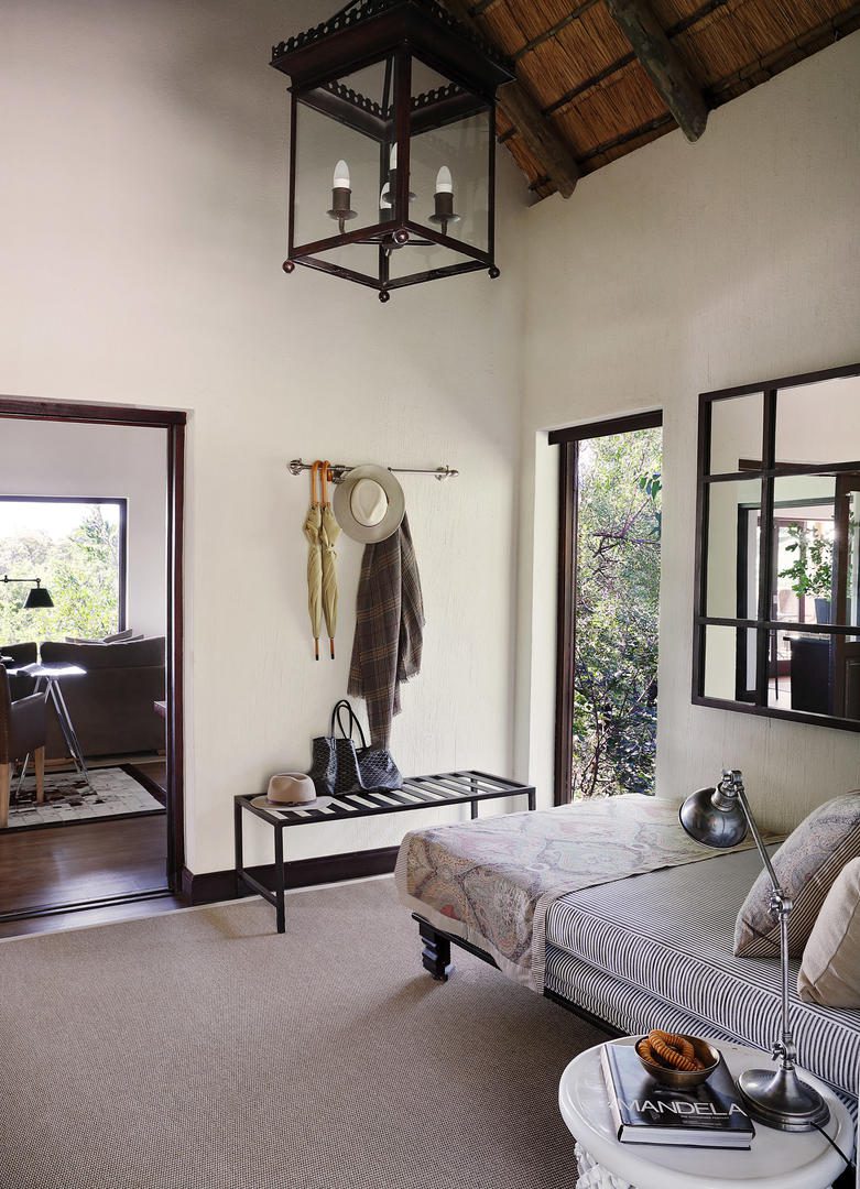 Londolozi Pioneer Camp - Sabi Sands Game Reserve - Kruger National Park 16 Londolozi Pioneer Camp Entrance Room and inter leading walkwal