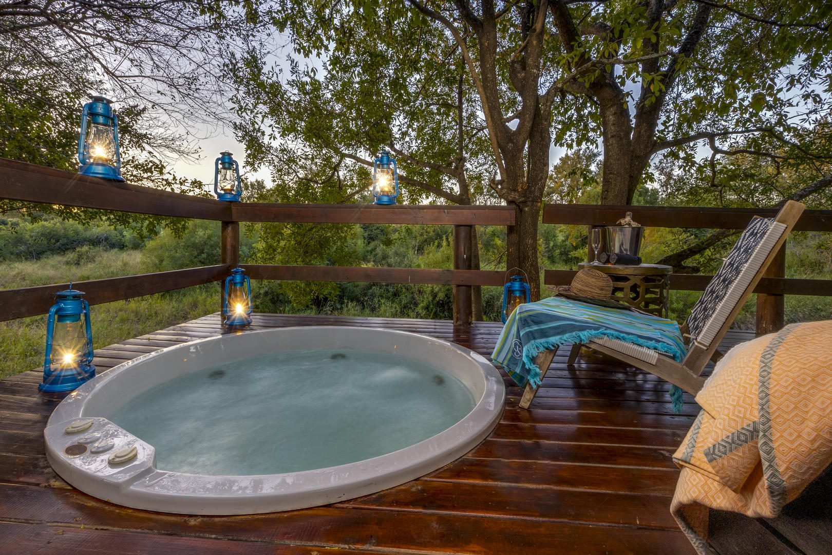 Sabi Sabi Little Bush Camp - Sabi Sands Game Reserve - Sabi Sands Lodges Reservations 47 Luxury Suite Heated Jacuzzi