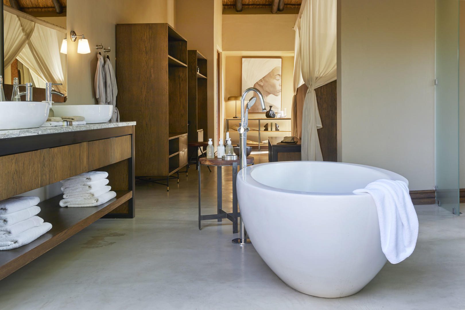 Lion Sands Tinga Lodge - Sabi Sands - Kruger National Park 70 lion sands tinga lodge hinkwenu residence bathroom