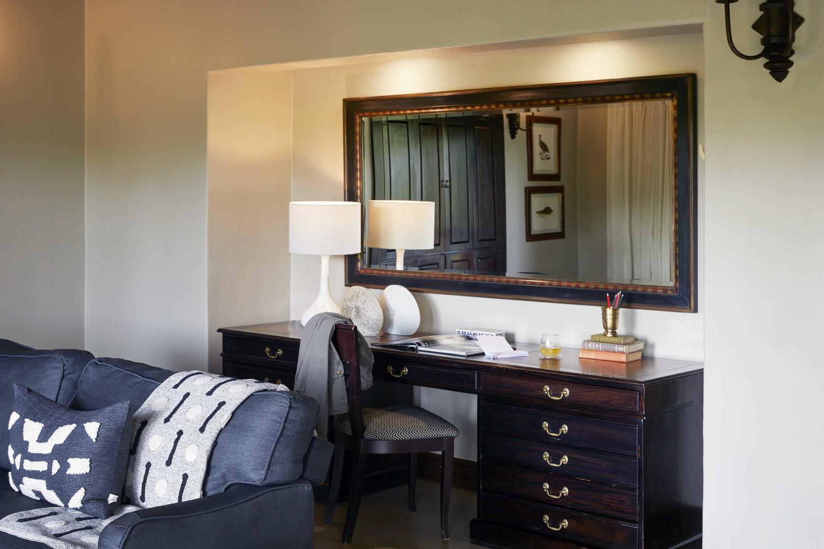 Lion Sands Tinga Lodge - Sabi Sands - Kruger National Park 4 lion sands tinga lodge suite desk
