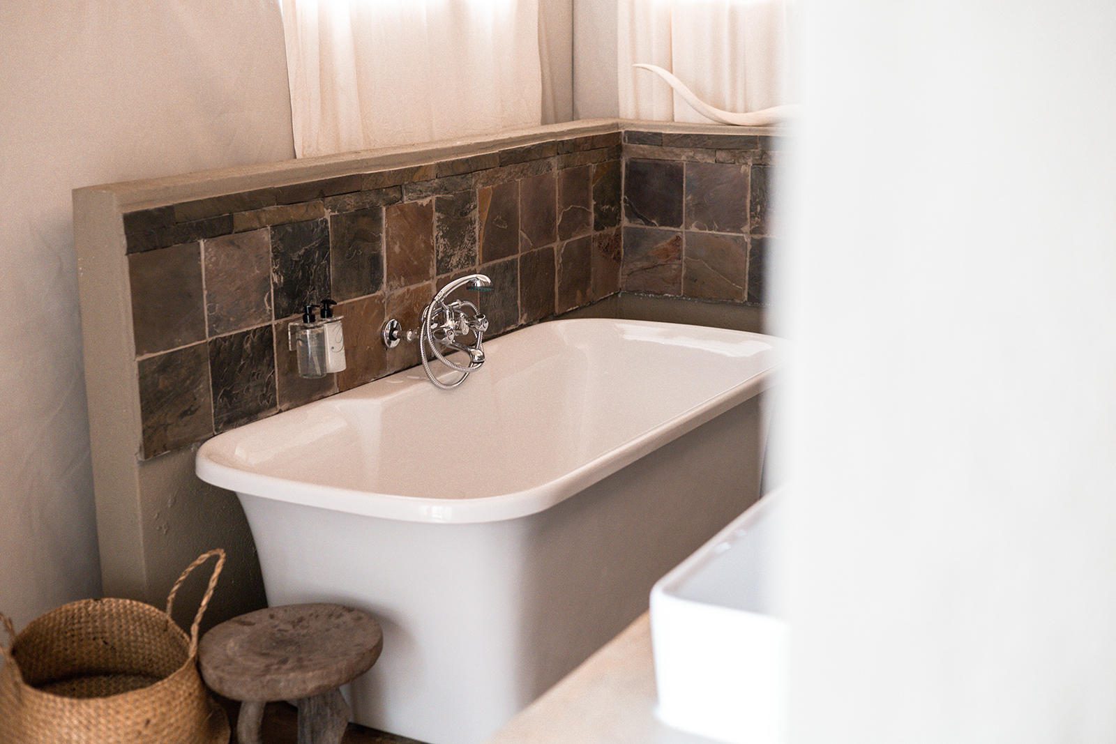 Umkumbe Bush Lodge - Sabi Sands Lodges Reservations - Kruger National Park - South Africa 24 stars of africa umkumbe bush lodge zebrawood
