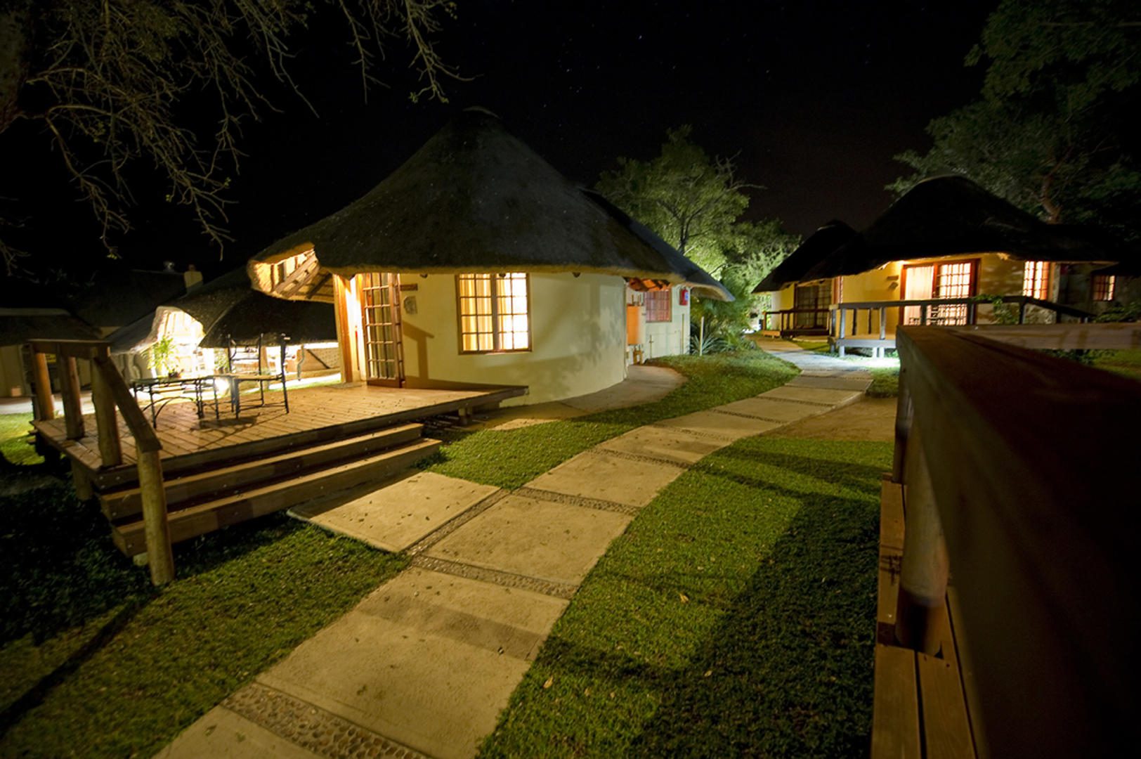wetu rondavels outside