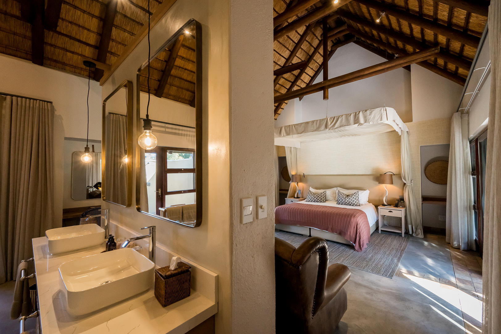 Inyati Game Lodge - Sabi Sands Game Reserve - Kruger National Park 44 Inyati Game Lodge Sabi Sand Nature Reserve ()