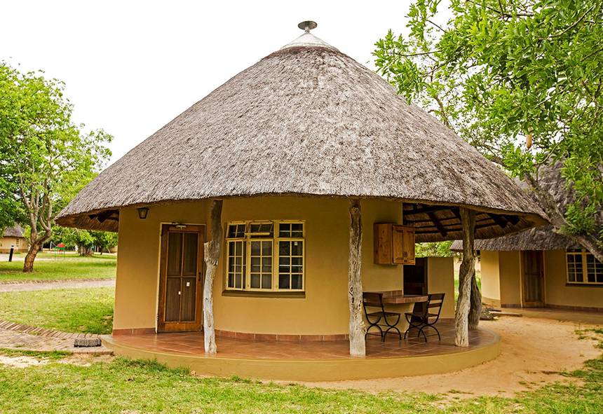classic accomodation outlook safaris bungalow NJYXn0O.jpg.860x455 q70 crop scale
