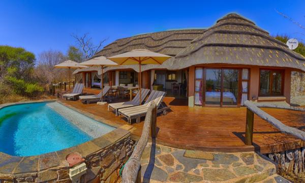 Motswiri Family Villa pool area