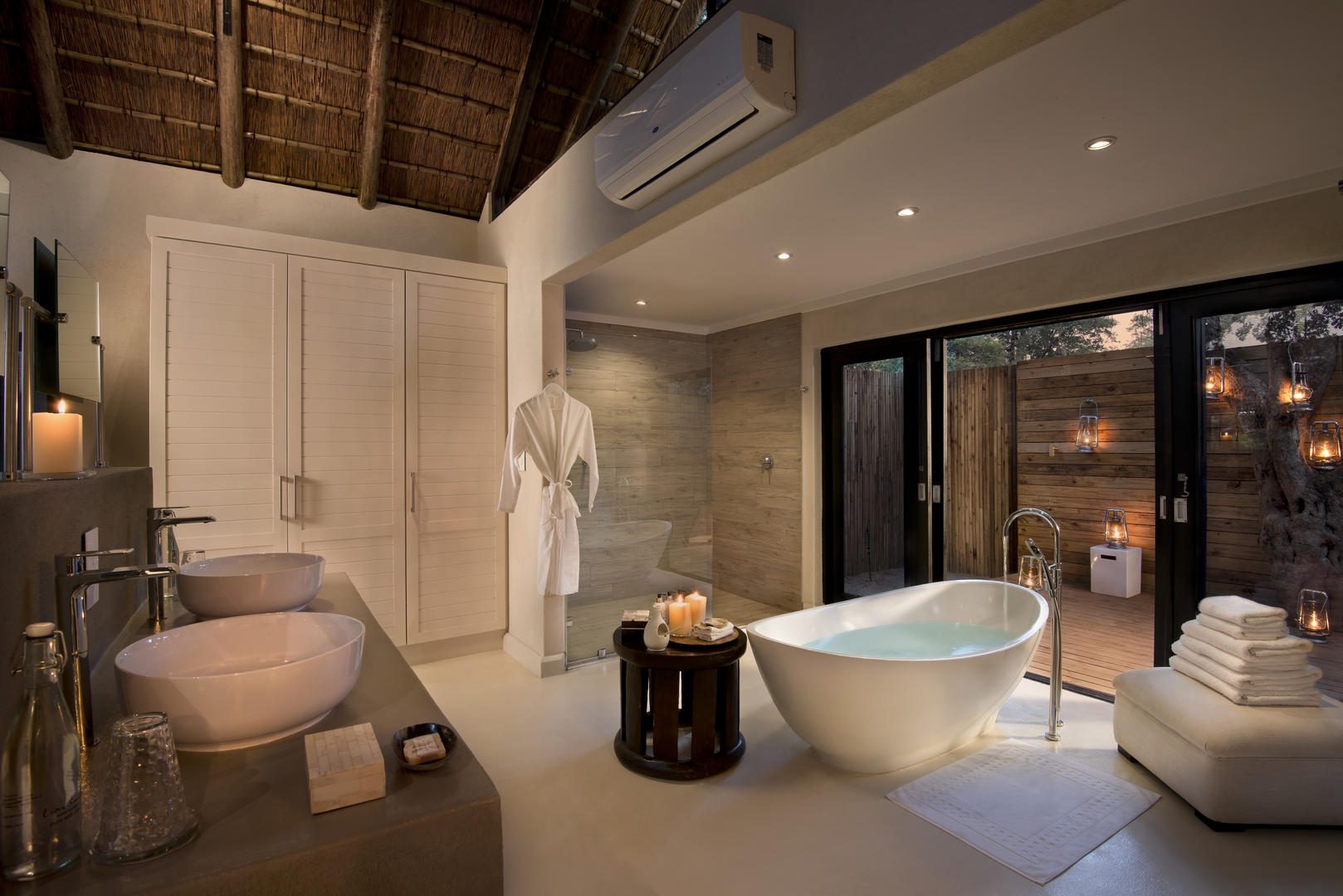 lion sands river lodge superior luxury suite en suite bathroom